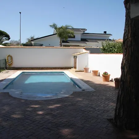 Moderno Y Amplio Chalet, Con Piscina Privada Chiclana de la Frontera
