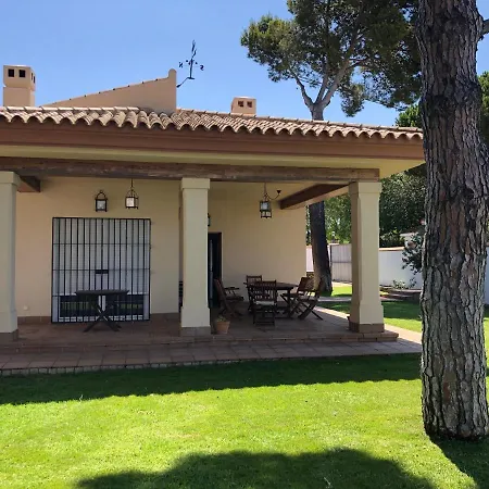 Moderno Y Amplio Chalet, Con Piscina Privada *