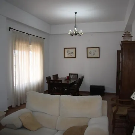 Moderno Y Amplio Chalet, Con Piscina Privada *